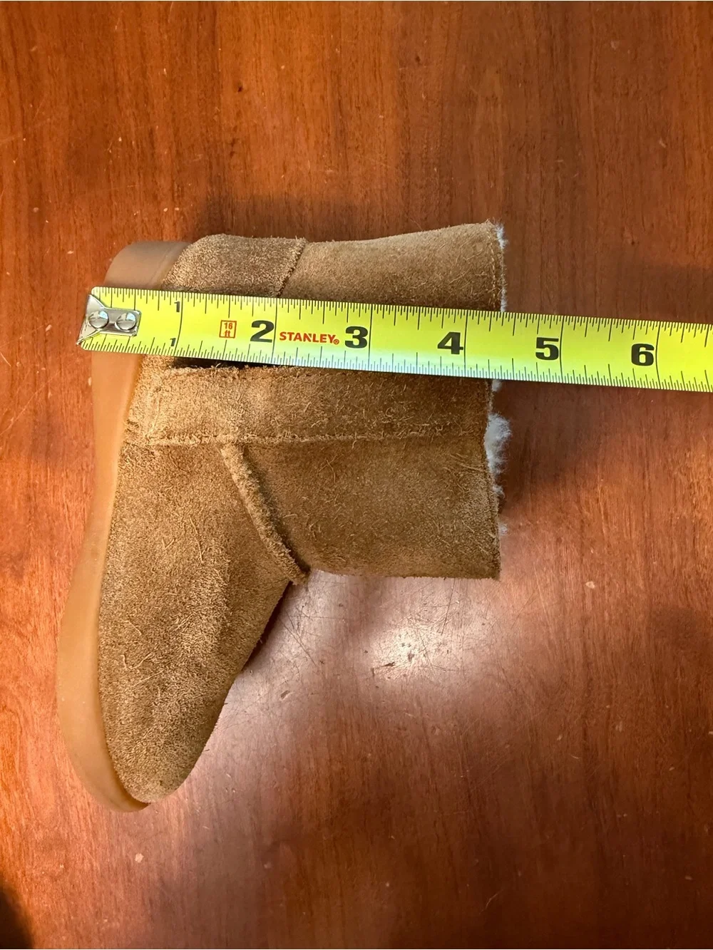Toddler Keelan Uggs! in Chestnut  Size 8